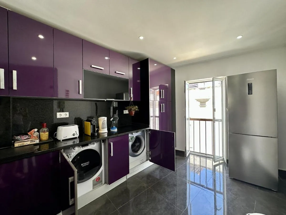 Amazing 3 Bedroom Apartment 5M To The Beach At Old Town Of Lagos
